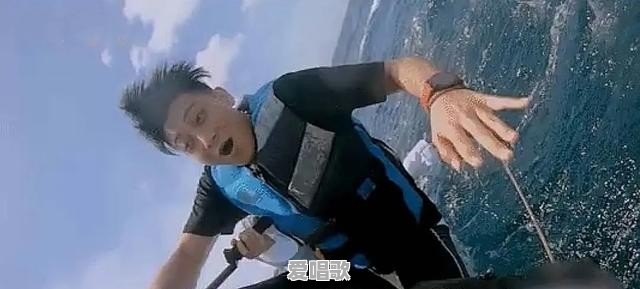 娱乐圈里有哪些明星的尴尬瞬间 娱乐圈里有哪些明星的尴尬瞬间 - 爱唱歌