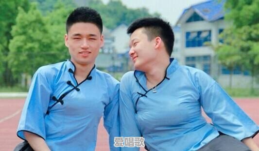 男人背后歌词 男人背后歌词 - 爱唱歌