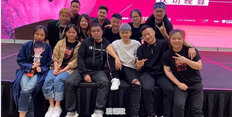 张杰在他的微博中发布过哪些比较好看的合照 张杰在他的微博中发布过哪些比较好看的合照 - 爱唱歌