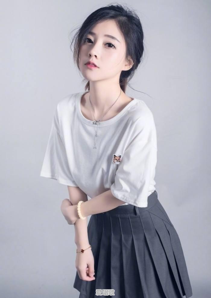 超短发女孩唱的网络歌曲 超短发女孩唱的网络歌曲 - 爱唱歌