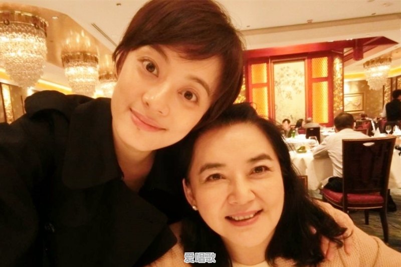 娱乐圈都有哪些明星是让你意想不到的亲戚关系 娱乐圈都有哪些明星是让你意想不到的亲戚关系 - 爱唱歌