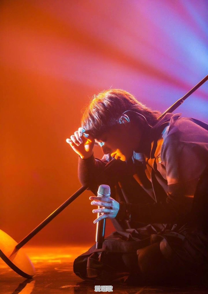 为什么华晨宇在歌手2018上对不同歌曲的所谓的改编听起来大同小异 为什么华晨宇在歌手2018上对不同歌曲的所谓的改编听起来大同小异 - 爱唱歌