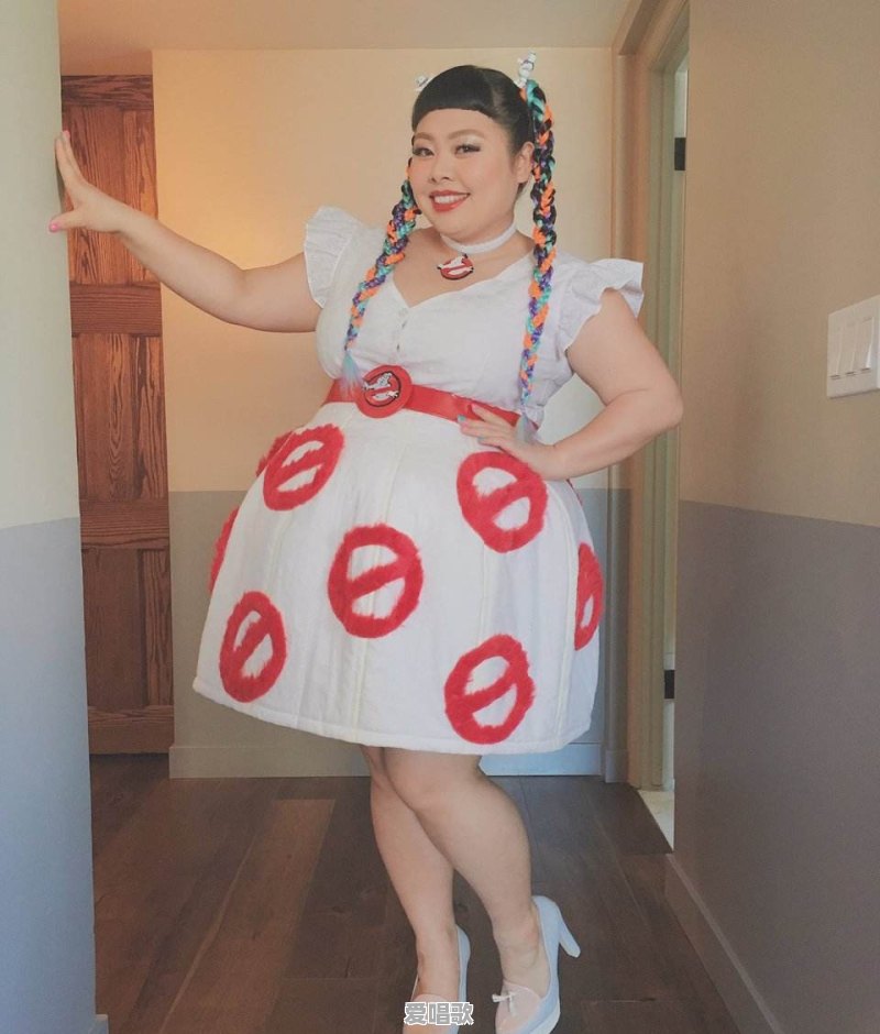 200斤胖妞征服日本时尚圈,渡辺直美有哪些穿衣哲学 200斤胖妞征服日本时尚圈,渡辺直美有哪些穿衣哲学 - 爱唱歌