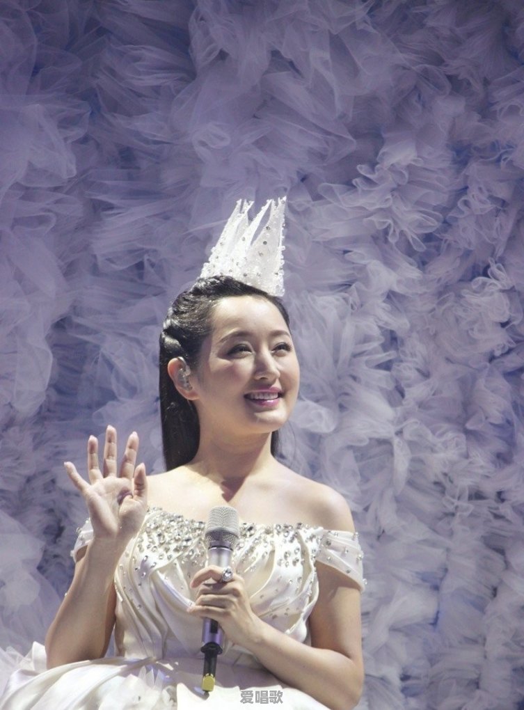 杨钰莹当年华语乐坛 杨钰莹当年华语乐坛 - 爱唱歌