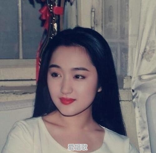 杨钰莹当年华语乐坛 杨钰莹当年华语乐坛 - 爱唱歌