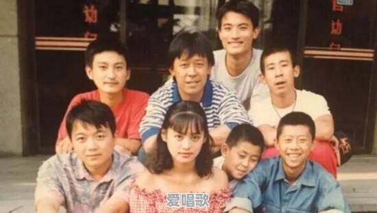 国内现当代文学作品从小说改编成电影，写毕业论文，有没有好的推荐 - 爱唱歌