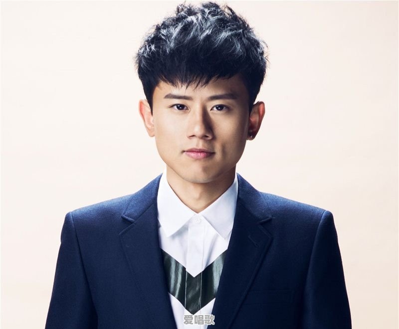 为什么总说张杰和他的音乐土？什么样的歌手、歌曲不土 - 爱唱歌