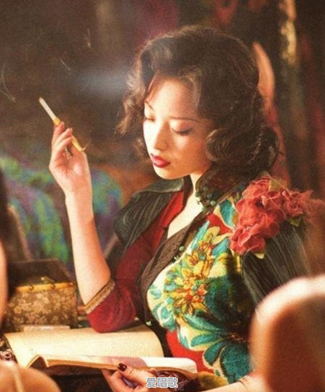 戚薇的中国旗袍装扮好美,还有哪些明星穿旗袍让你惊艳 戚薇的中国旗袍装扮好美,还有哪些明星穿旗袍让你惊艳 - 爱唱歌
