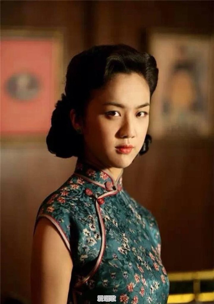 戚薇的中国旗袍装扮好美,还有哪些明星穿旗袍让你惊艳 戚薇的中国旗袍装扮好美,还有哪些明星穿旗袍让你惊艳 - 爱唱歌