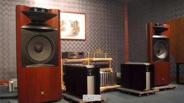 你认为黑胶唱片和CD哪个音质好听些?为什么 你认为黑胶唱片和CD哪个音质好听些?为什么 - 爱唱歌
