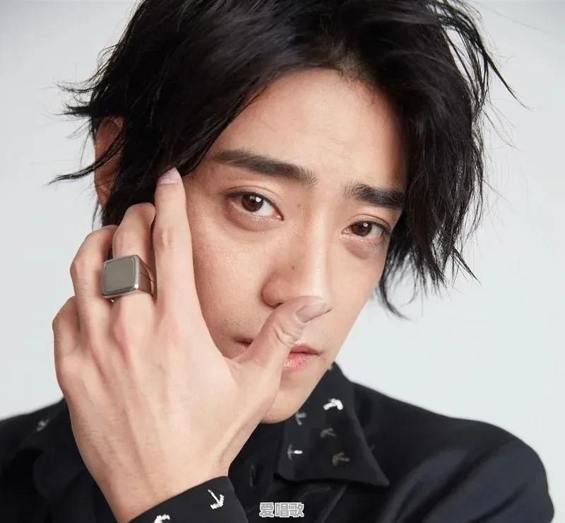电影中都有哪些经典的风情万种美艳的男性角色 电影中都有哪些经典的风情万种美艳的男性角色 - 爱唱歌