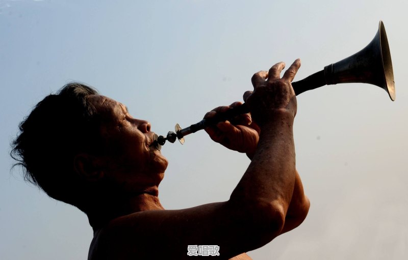 农村有职业“哭丧”的,你见过吗?“哭丧”是什么样的风俗 农村有职业“哭丧”的,你见过吗?“哭丧”是什么样的风俗 - 爱唱歌