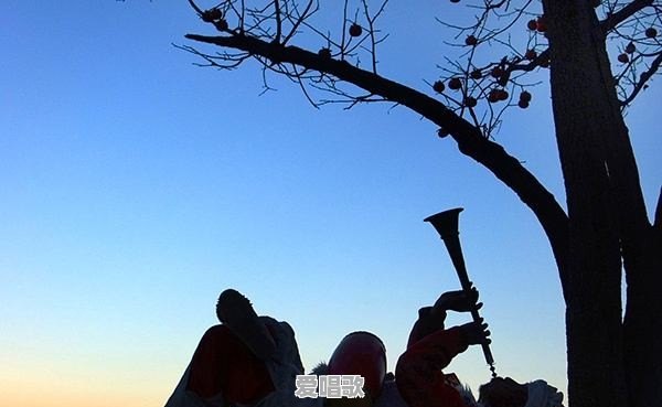 农村有职业“哭丧”的,你见过吗?“哭丧”是什么样的风俗 农村有职业“哭丧”的,你见过吗?“哭丧”是什么样的风俗 - 爱唱歌