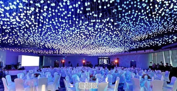 适合企业年会场合唱的歌曲都有什么呀?要欢快点的 适合企业年会场合唱的歌曲都有什么呀?要欢快点的 - 爱唱歌