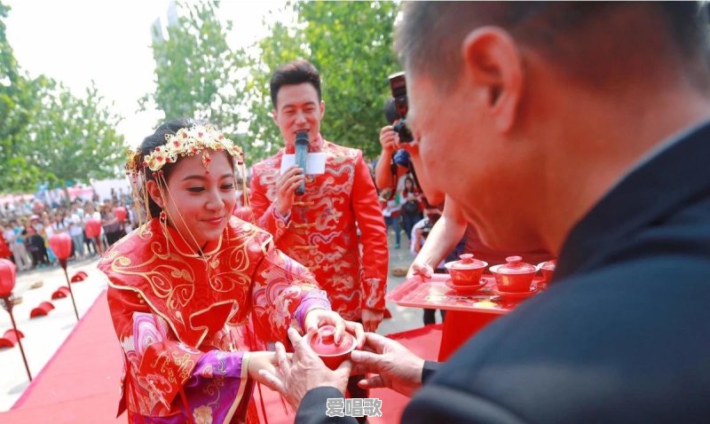 饭局上敬酒怎么说话 饭局上敬酒怎么说话 - 爱唱歌