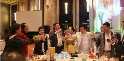 饭局上敬酒怎么说话 饭局上敬酒怎么说话 - 爱唱歌