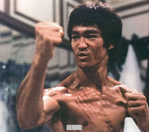 李小龙在中国人人皆知吗?处于什么样的地位呢 李小龙在中国人人皆知吗?处于什么样的地位呢 - 爱唱歌