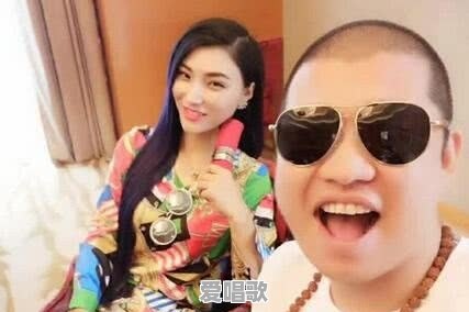 如何看待王祖蓝快手直播没给网红点关注被怒怼 如何看待王祖蓝快手直播没给网红点关注被怒怼 - 爱唱歌