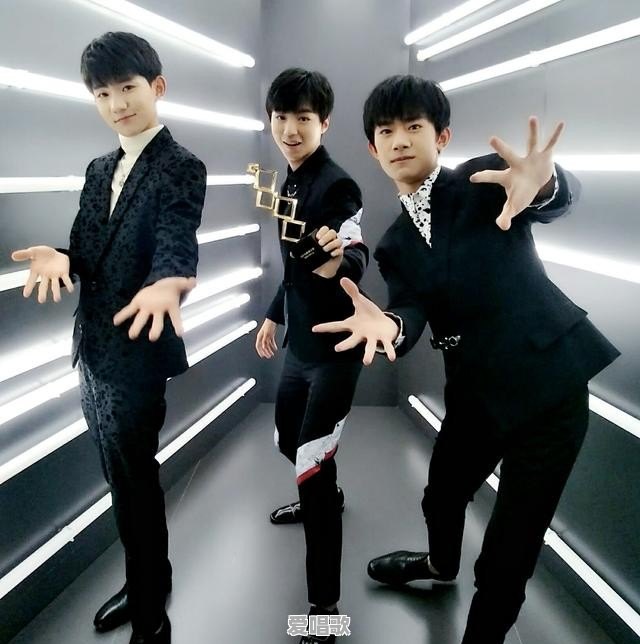 六年之后,tfboys的十年之约,你们会给他们全场的橙海吗 六年之后,tfboys的十年之约,你们会给他们全场的橙海吗 - 爱唱歌