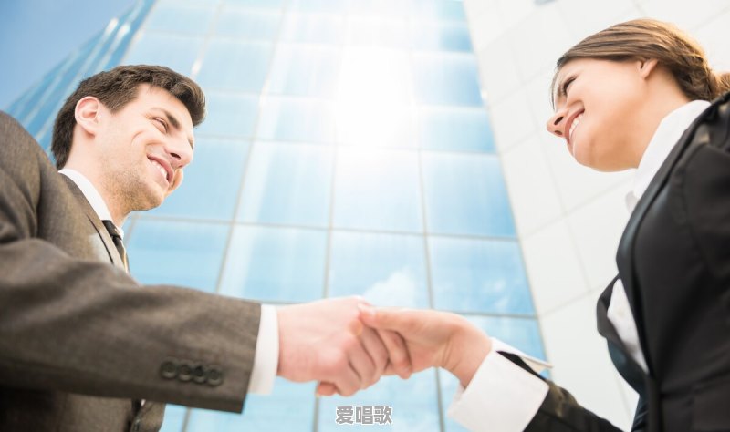 51岁农村大妈靠对口型假唱,3个月粉丝超80万,她凭什么这么牛 51岁农村大妈靠对口型假唱,3个月粉丝超80万,她凭什么这么牛 - 爱唱歌