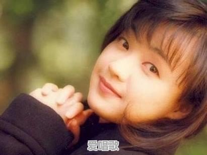 陈百强当年在香港的娱乐圈地位如何?是否超越谭咏麟和张国荣 陈百强当年在香港的娱乐圈地位如何?是否超越谭咏麟和张国荣 - 爱唱歌