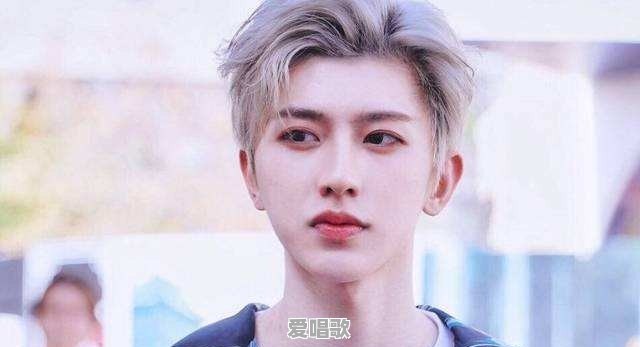 刚看到新闻,蔡徐坤获得金曲奖,各位大佬有何感触,华语乐坛这么堕落了 刚看到新闻,蔡徐坤获得金曲奖,各位大佬有何感触,华语乐坛这么堕落了 - 爱唱歌