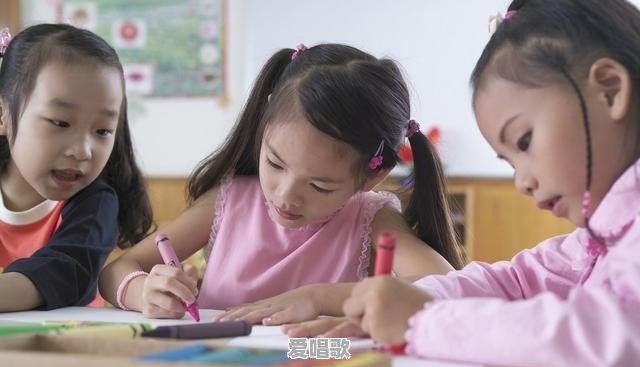 3岁孩子适合学哪些特长 - 爱唱歌
