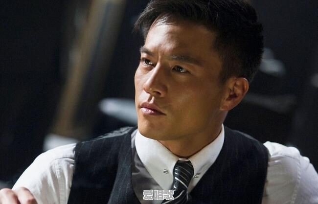 电影《新警察故事》中和成龙打赌比武的那人叫什么?还拍过什么 电影《新警察故事》中和成龙打赌比武的那人叫什么?还拍过什么 - 爱唱歌