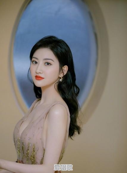 景甜和刘涛长相都很甜美，谁更有味道 - 爱唱歌