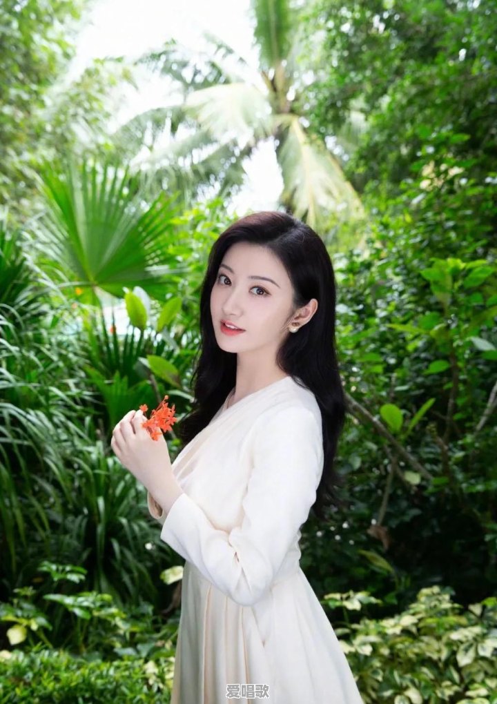 景甜和刘涛长相都很甜美，谁更有味道 - 爱唱歌