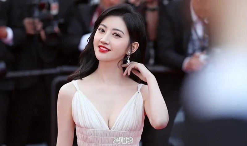 景甜和刘涛长相都很甜美，谁更有味道 - 爱唱歌