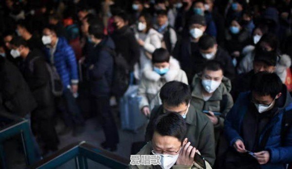 你的室友哪一刻恶心到了你 - 爱唱歌