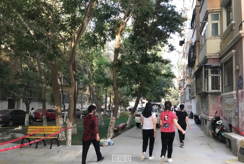 新疆最高海拔有多高 - 爱唱歌