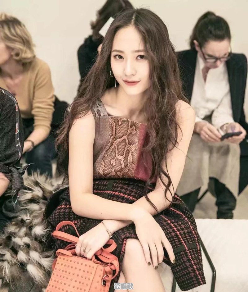 你见过最迷人的明星是谁 - 爱唱歌
