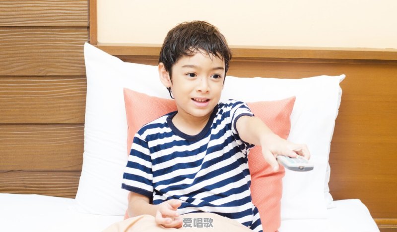 家长们,你排斥孩子看电视吗,为什么 家长们,你排斥孩子看电视吗,为什么 - 爱唱歌