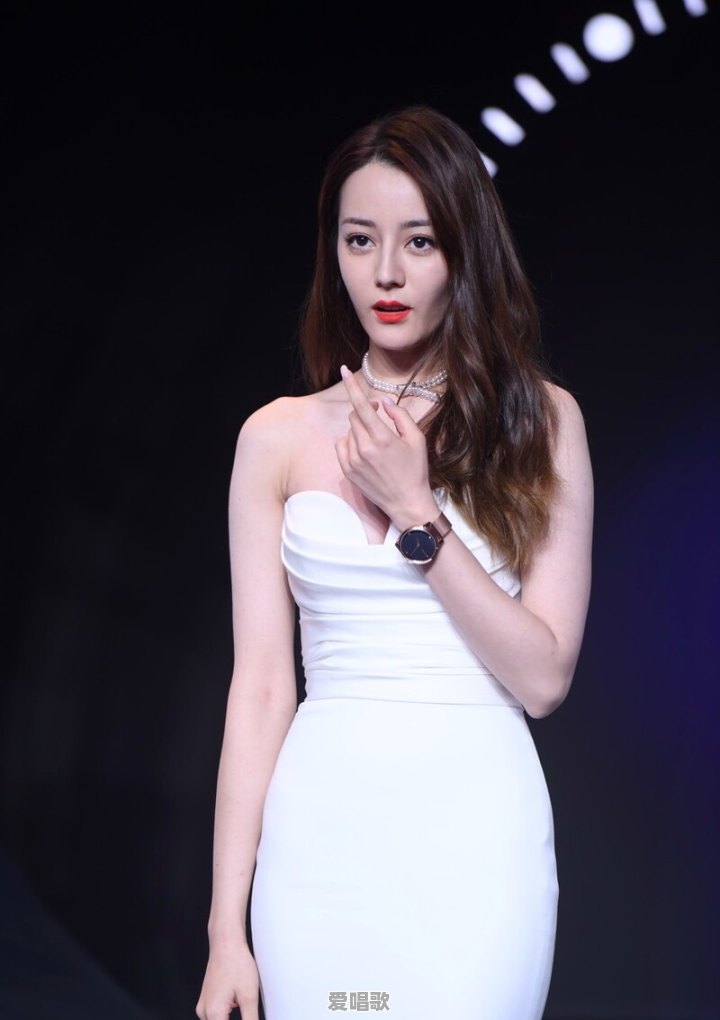 女生穿裙子可以有多好看?有什么推荐 女生穿裙子可以有多好看?有什么推荐 - 爱唱歌