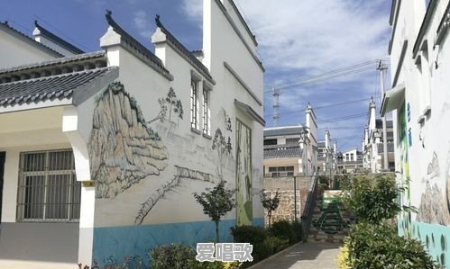 为何农村八十岁的大爷老太喜欢种地城里的中年人却喜欢嗨广场舞 为何农村八十岁的大爷老太喜欢种地城里的中年人却喜欢嗨广场舞 - 爱唱歌