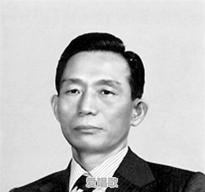 小伟哥网红歌手 - 爱唱歌