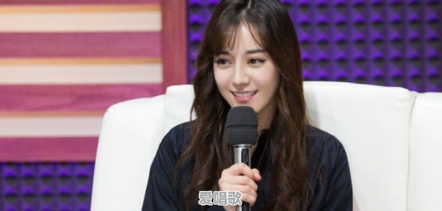 热巴示范《创造营》主题曲舞蹈，脏辫加粉色西装超帅，有被撩到吗 - 爱唱歌