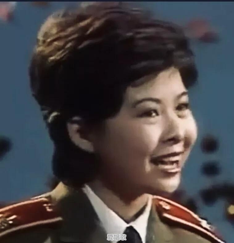 演唱需要声音气息、音准节奏、肢体语言、感情流露。如果你是导师觉得哪种更重要 - 爱唱歌
