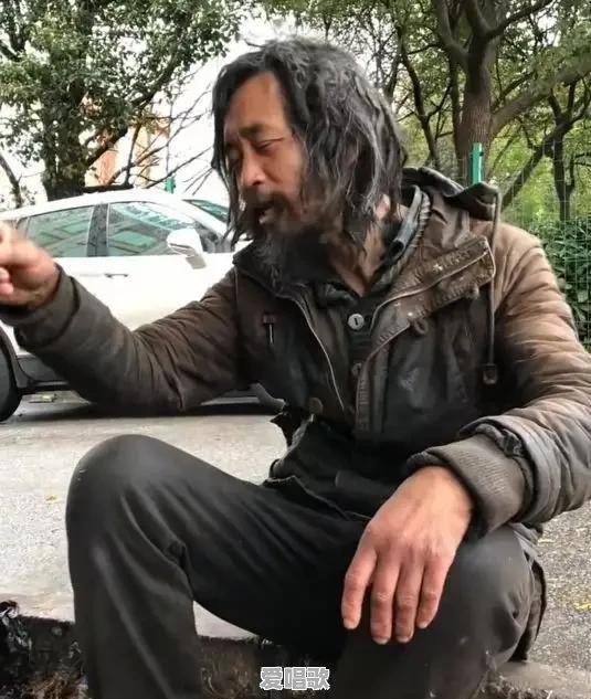 如何看待网红直播唱国歌被批评这件事 如何看待网红直播唱国歌被批评这件事 - 爱唱歌