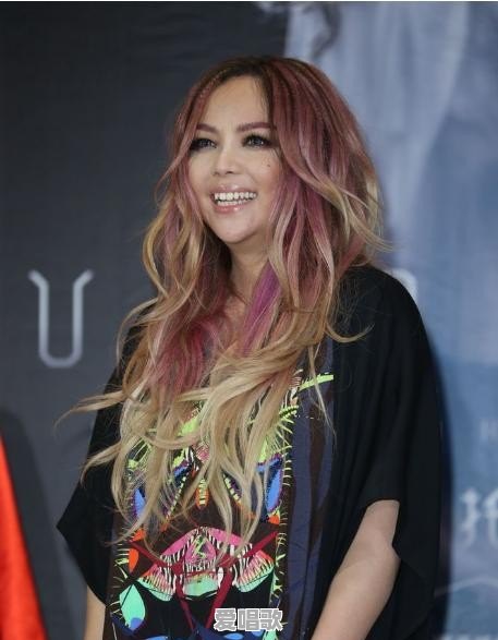 因为我听歌花了2块钱,被我爸妈骂了一顿,狠批,我有错吗 因为我听歌花了2块钱,被我爸妈骂了一顿,狠批,我有错吗 - 爱唱歌