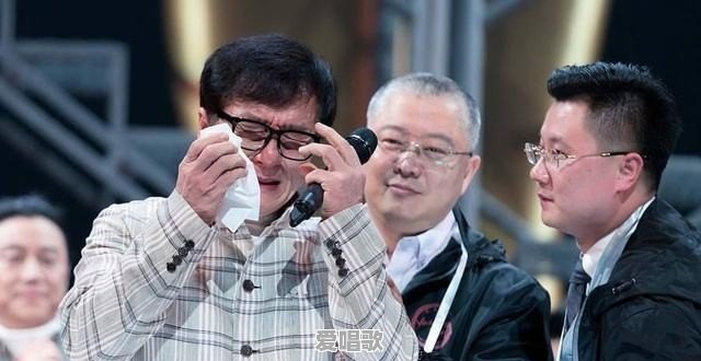 成龙现在在娱乐圈是什么地位 - 爱唱歌