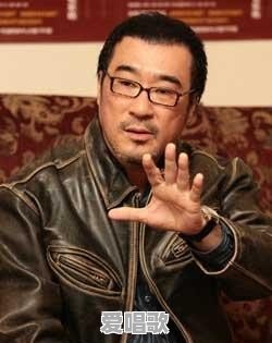 成龙现在在娱乐圈是什么地位 - 爱唱歌