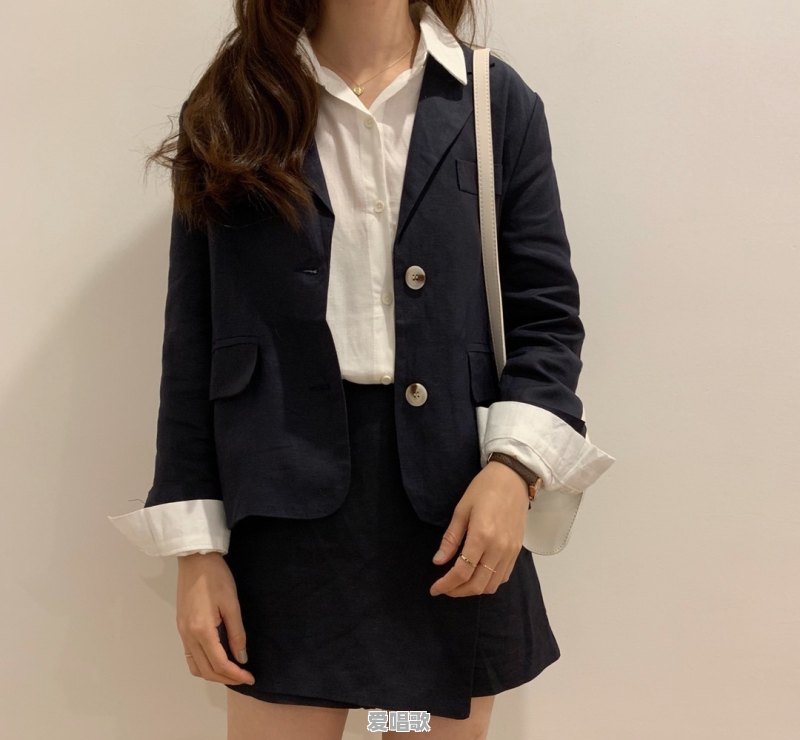 漂亮姑娘唱的流行歌曲歌词 漂亮姑娘唱的流行歌曲歌词 - 爱唱歌