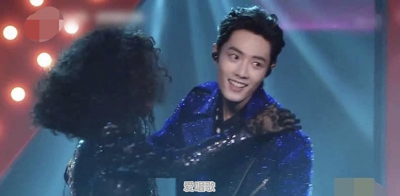 现在都流行翻唱歌曲，尤其是一些网红靠翻唱走红，这样真的好吗 - 爱唱歌