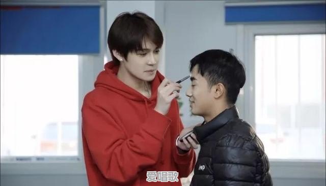 从博眼球到正能量,”直播+公益“,会成为直播业的一股清流吗 从博眼球到正能量,”直播+公益“,会成为直播业的一股清流吗 - 爱唱歌
