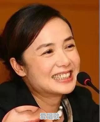 有哪些歌手的“车祸现场”无比尴尬 - 爱唱歌