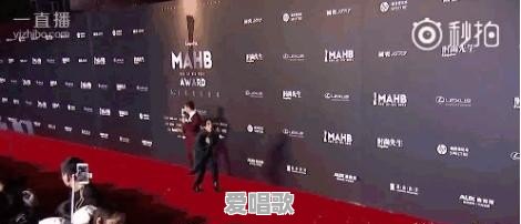 有哪些歌手的“车祸现场”无比尴尬 - 爱唱歌