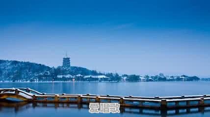 有哪些歌背景音乐一放你就能跟着唱出来 有哪些歌背景音乐一放你就能跟着唱出来 - 爱唱歌